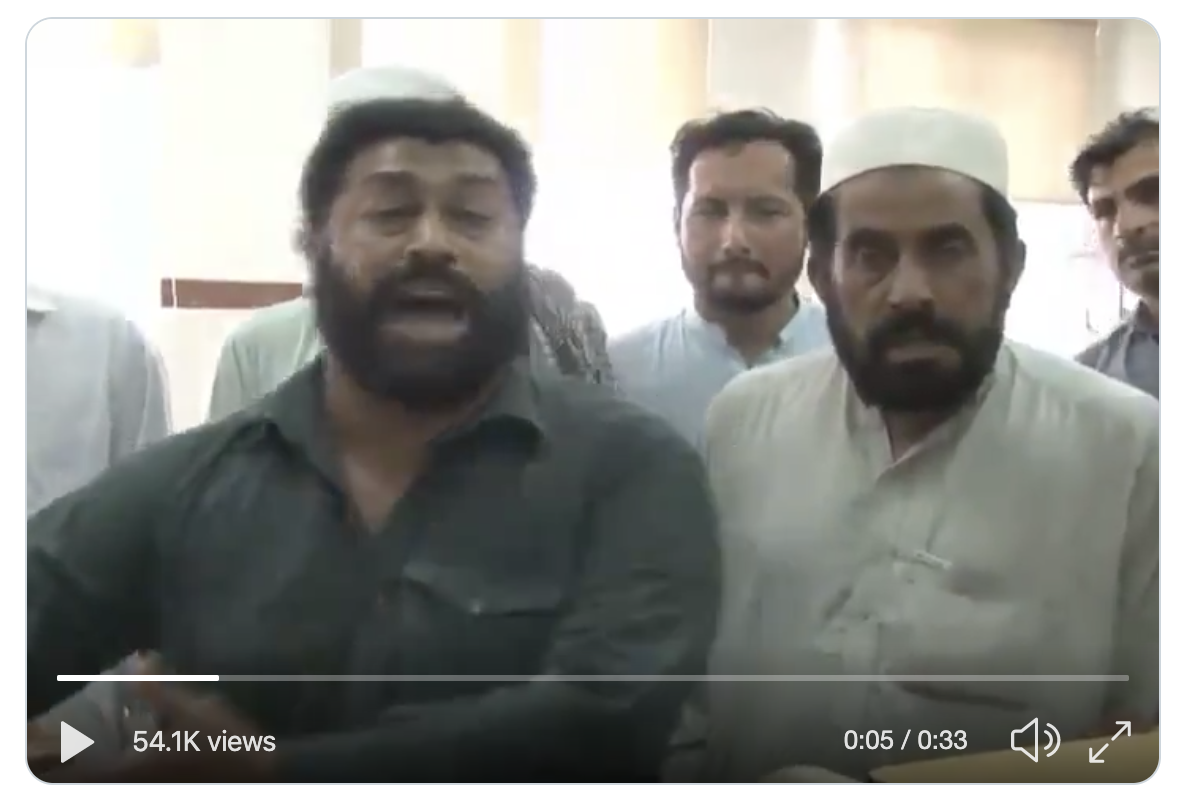 Private school teacher Nazar Muhammad in a video posted to Twitter on April 22 2019 falsely claiming children were falling sick after receiving the polio vaccine. Screenshot by author